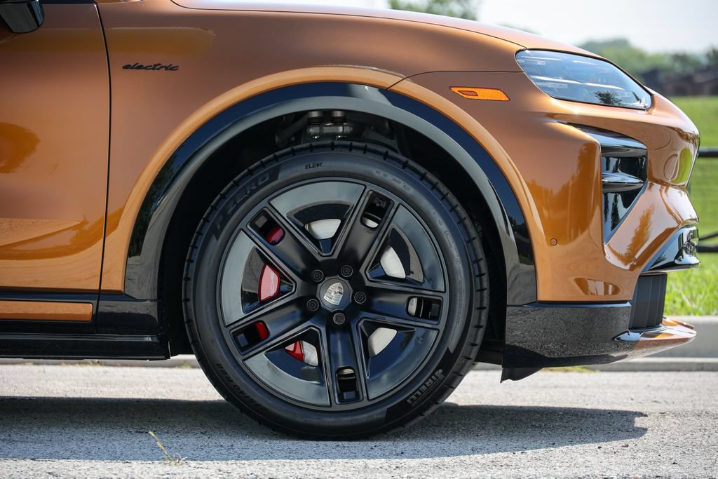New 2026 Porsche Cayenne Turbo AWD/4WD image 38