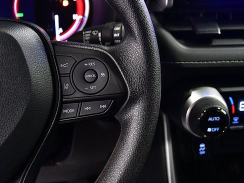 Used 2024 Toyota RAV4 XLE image 20