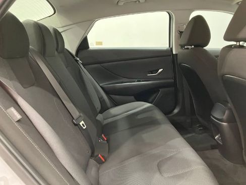 Used 2024 Hyundai Elantra SE image 36