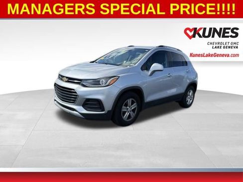 Used 2020 Chevrolet Trax LT w/ LT Convenience Package FWD image 11