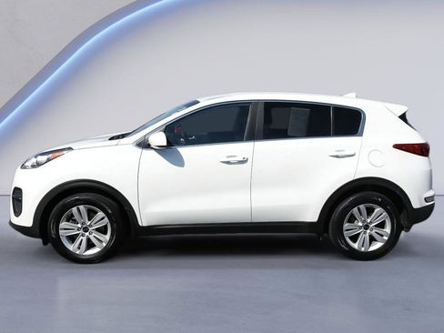 Used 2019 Kia Sportage LX FWD image 3