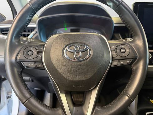 Used 2023 Toyota Corolla Cross LE image 13