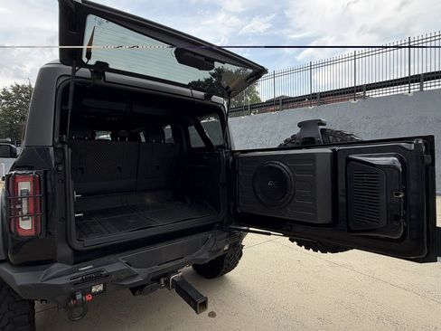 Used 2023 Ford Bronco Wildtrak AWD/4WD image 23