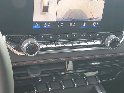 Used 2023 Chevrolet Colorado Z71 w/ Z71 Convenience Package 2 image 26