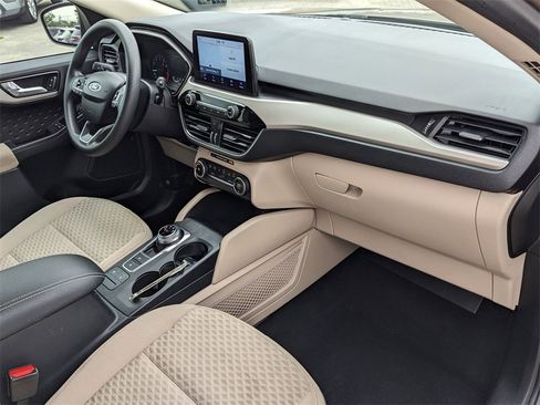 Used 2020 Ford Escape SE image 14