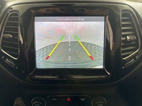Used 2018 Jeep Compass Limited FWD image 18