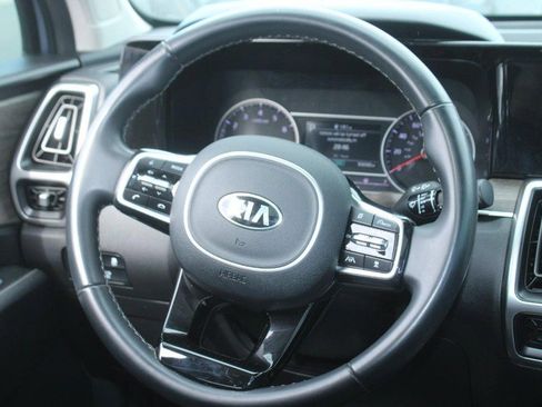 Used 2021 Kia Sorento EX w/ Panoramic Sunroof Package image 14