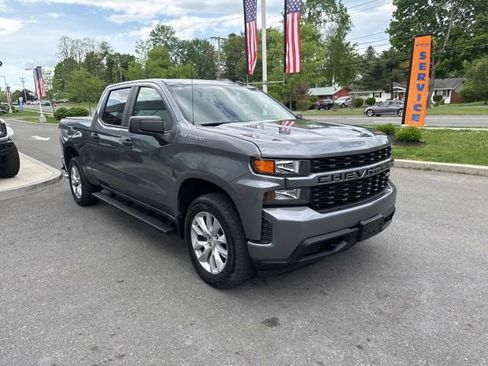 Used 2019 Chevrolet Silverado 1500 Custom w/ Custom Value Package AWD/4WD image 4