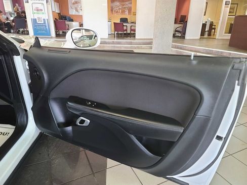 Used 2015 Dodge Challenger R/T w/ Quick Order Package 22B R/T image 12