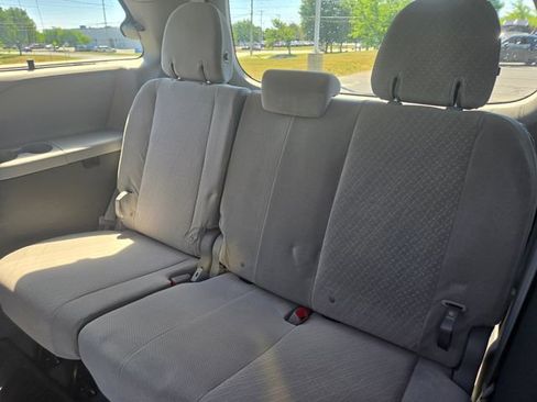 Used 2017 Toyota Sienna LE w/ Protection Package AWD/4WD image 11