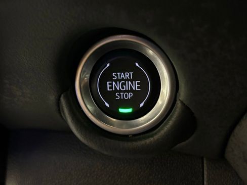 Used 2025 Chevrolet Suburban Premier image 28