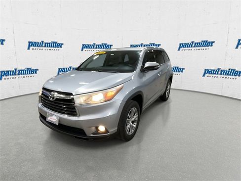 Used 2015 Toyota Highlander XLE image 5