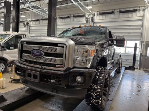 Used 2016 Ford F350 Platinum image 2
