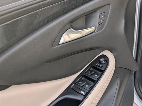 Used 2018 Buick Envision Preferred image 11