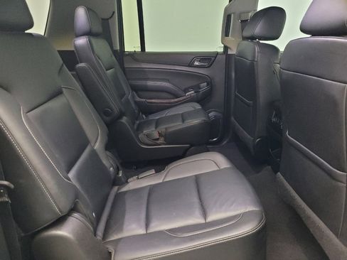 Used 2020 Chevrolet Suburban LT image 19