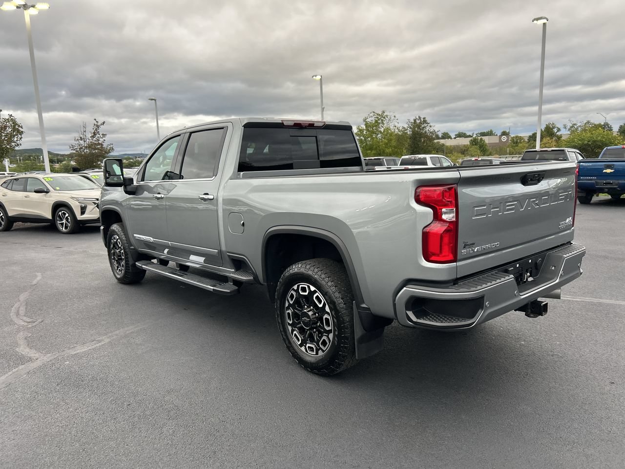 Used 2024 Chevrolet Silverado 2500 High Country w/ Technology Package AWD/4WD image 5