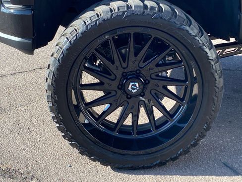 Used 2019 Chevrolet Silverado 1500 High Country w/ Technology Package image 24