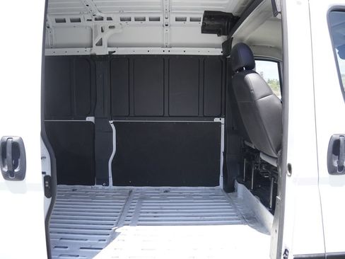 Used 2025 RAM ProMaster 2500 w/ Convenience Group FWD image 29