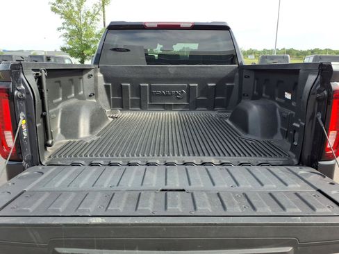 Used 2025 GMC Sierra 1500 SLT AWD/4WD image 16