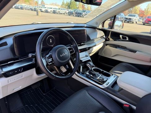Used 2024 Kia Carnival SX Prestige FWD image 17