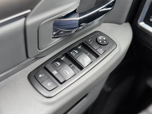 Used 2019 RAM 1500 Classic SLT image 21