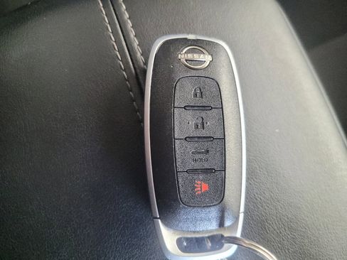 Used 2025 Nissan Sentra SV FWD image 32