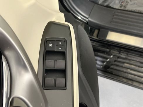 Used 2023 Lexus GX 460 Premium image 18