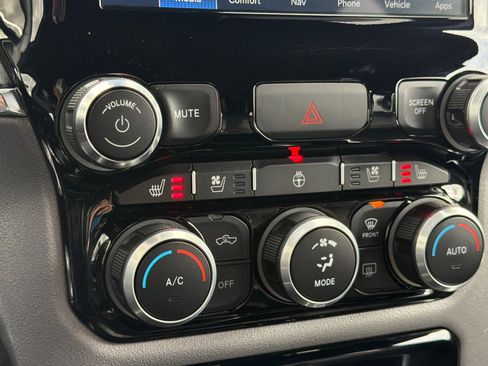 Used 2024 RAM 1500 Laramie image 19