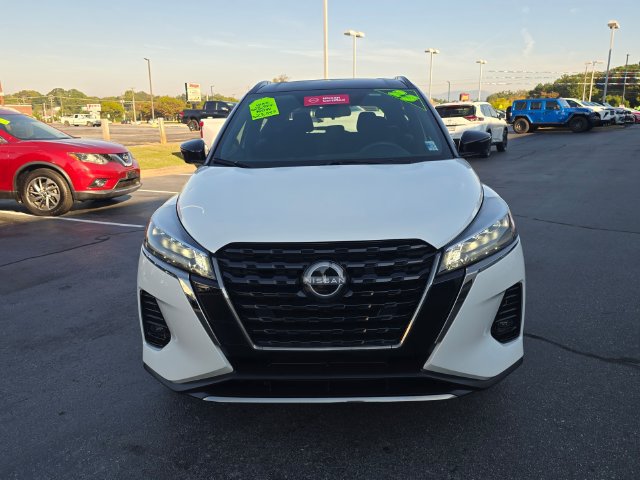 Certified 2023 Nissan Kicks SR FWD image 8