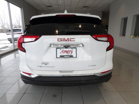 Used 2023 GMC Terrain SLT image 5