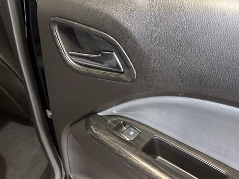 Used 2019 Chevrolet Colorado Z71 w/ Z71 Midnight Edition image 26