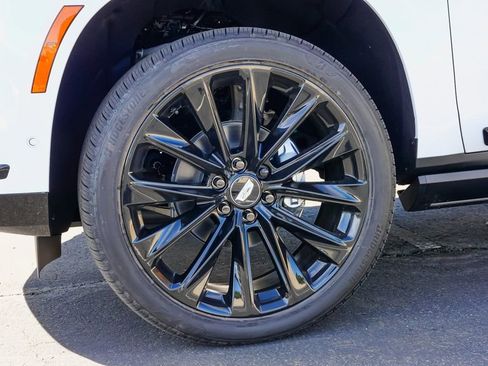 New 2026 Cadillac Escalade ESV Platinum Sport w/ LPO, ONYX Package image 7