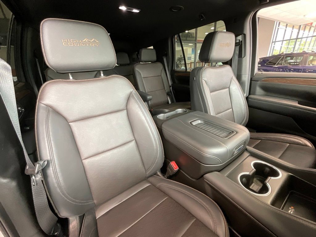 Used 2024 Chevrolet Tahoe High Country AWD/4WD image 19