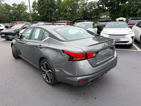 Used 2024 Nissan Altima 2.5 SR FWD image 7