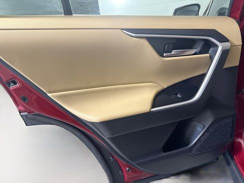 Used 2022 Toyota RAV4 XLE image 26