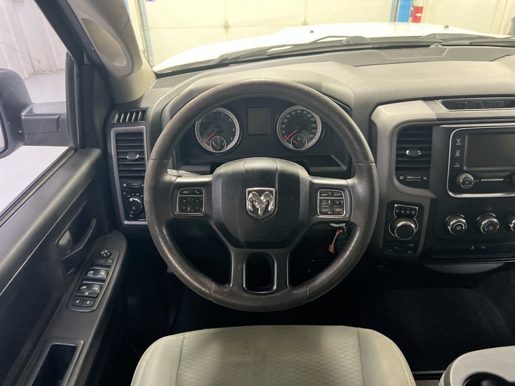 Used 2017 RAM 1500 Express w/ Express Value Package AWD/4WD image 11