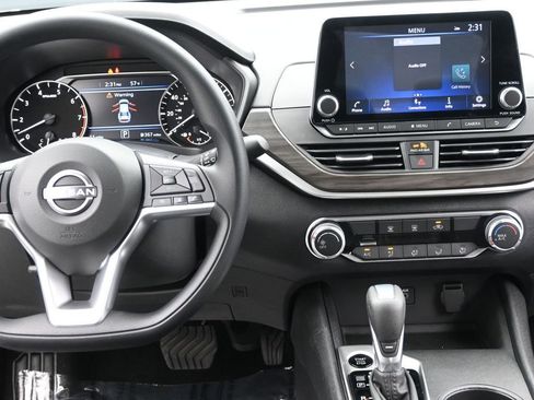 New 2026 Nissan Altima 2.5 SV FWD image 13