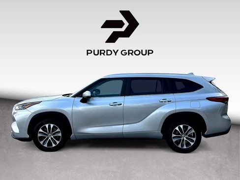 Used 2023 Toyota Highlander XLE FWD image 5