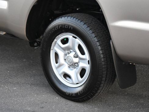 Used 2005 Toyota Tacoma 2WD Regular Cab image 19