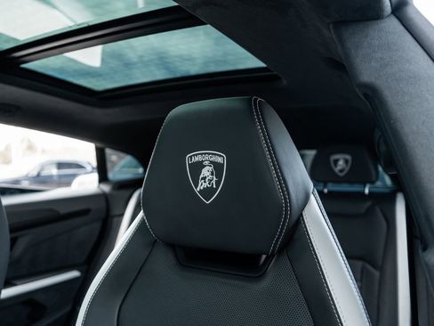 Used 2025 Lamborghini Urus SE image 29