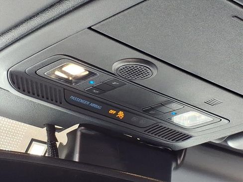 Used 2025 Ford Bronco Outer Banks image 24