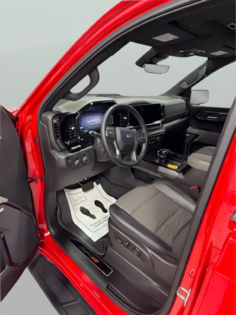 Used 2025 Chevrolet Silverado 1500 ZR2 w/ Technology Package AWD/4WD image 8