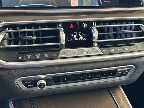 Used 2022 BMW X5 xDrive40i w/ Premium Package AWD/4WD image 19