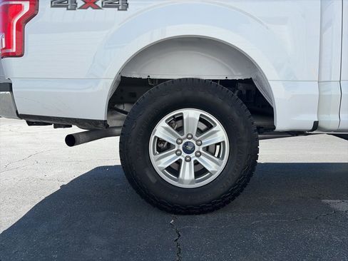 Used 2017 Ford F150 XLT w/ Trailer Tow Package image 9