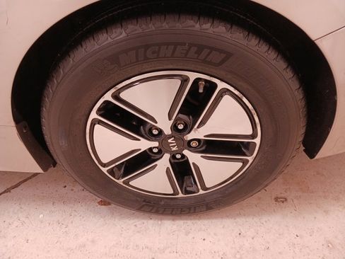 Used 2012 Kia Optima Hybrid w/ Hybrid Convenience Pkg image 27