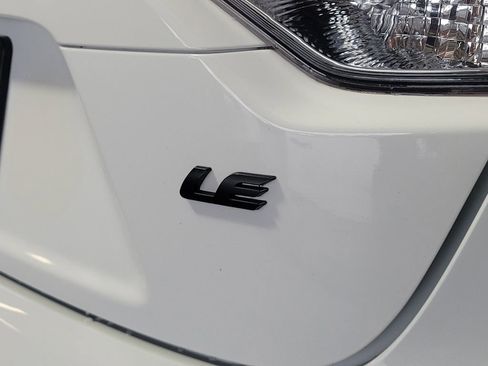 Used 2021 Toyota Corolla LE image 7