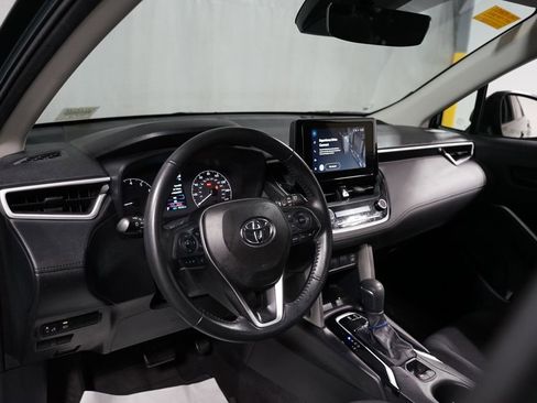 Certified 2024 Toyota Corolla Cross LE FWD image 11
