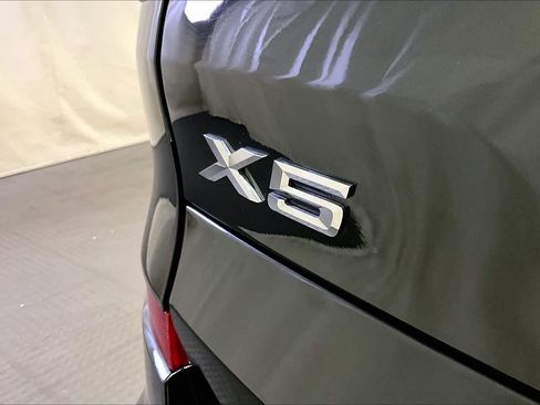 Used 2024 BMW X5 xDrive40i w/ M Sport Package AWD/4WD image 9