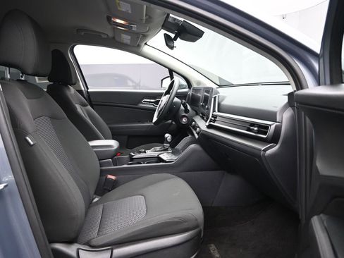 Used 2025 Kia Sportage LX image 29