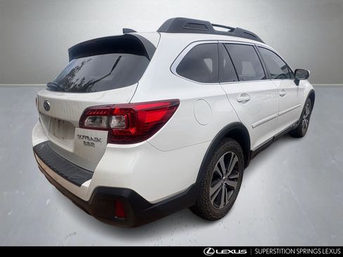Used 2018 Subaru Outback 3.6R Limited image 3